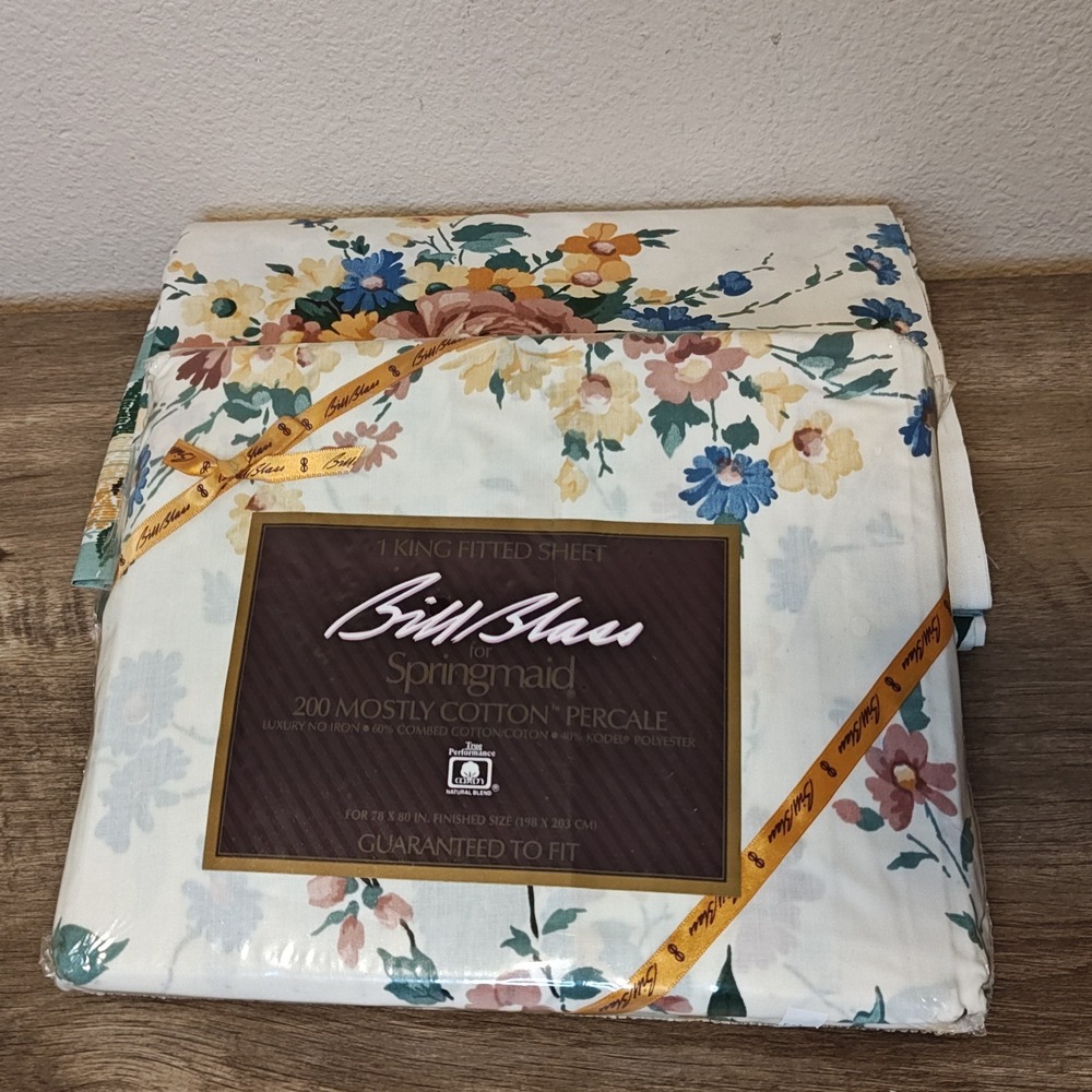 Bill Blass Springmaid Floral Fitted Sheet - Cream with Multicolor Flowers